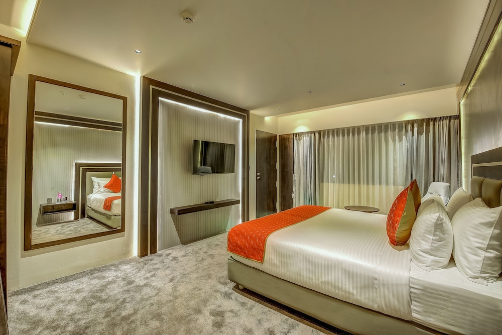 Premium Suite - Photo 10