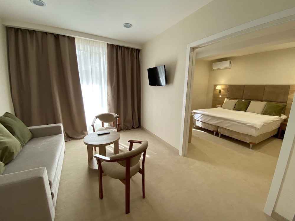 Studio Suite photo 1