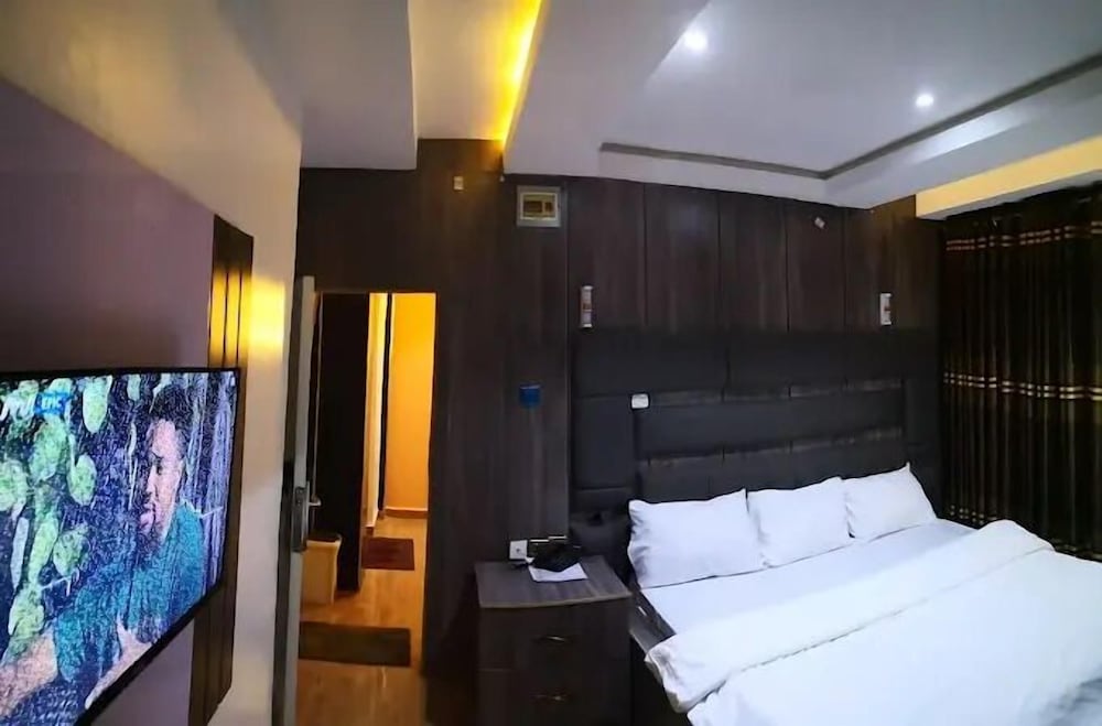 Deluxe Room, Balcony, City View photo 2