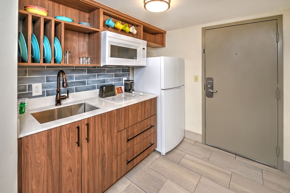 Superior Double Room, 2 Queen Beds, Kitchen, Ocean View - Photo 2