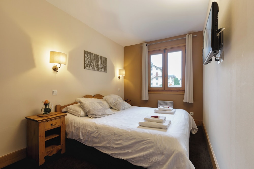 Family Apartment, Multiple Bedrooms (Vallorcine Balme 02 ski in / ski out) photo 1