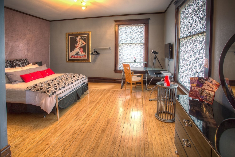 Double Room, Ensuite (Balcony Suite) photo 3