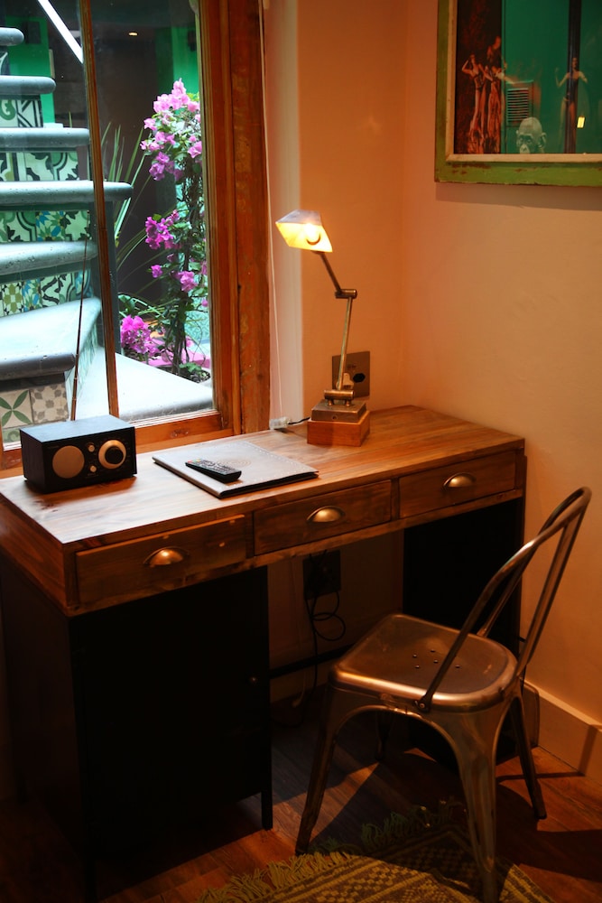 Room (8) photo 3