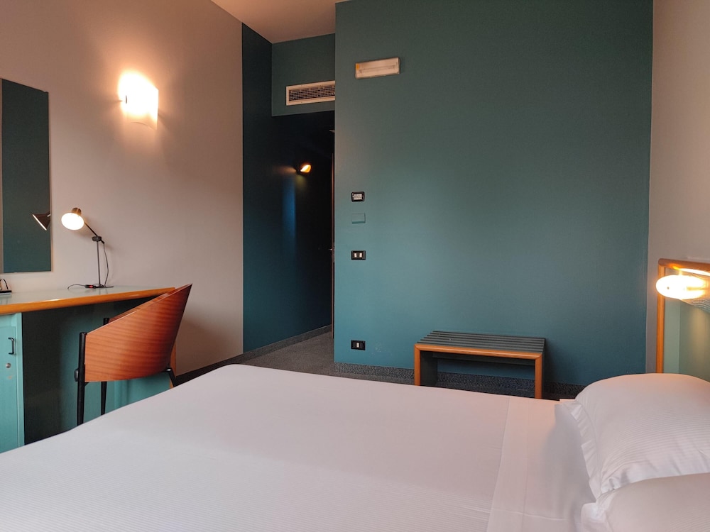 Basic Double Room Single Use photo 1