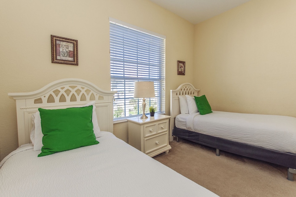 Premium Condo, 3 Bedrooms, 2 Bathrooms