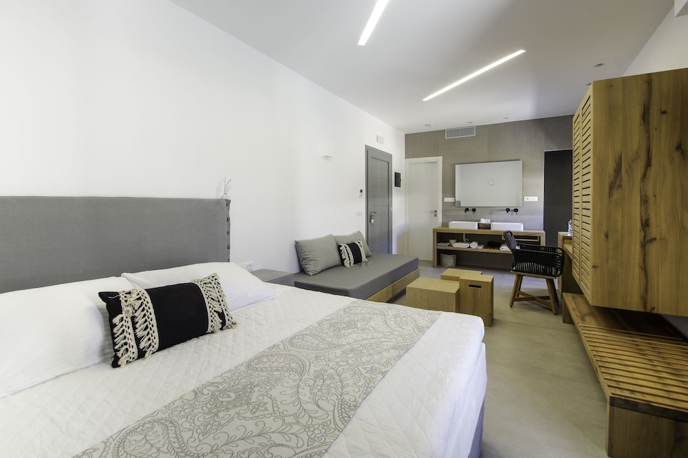Family Studio Suite, Jetted Tub, Sea View (201) photo 2
