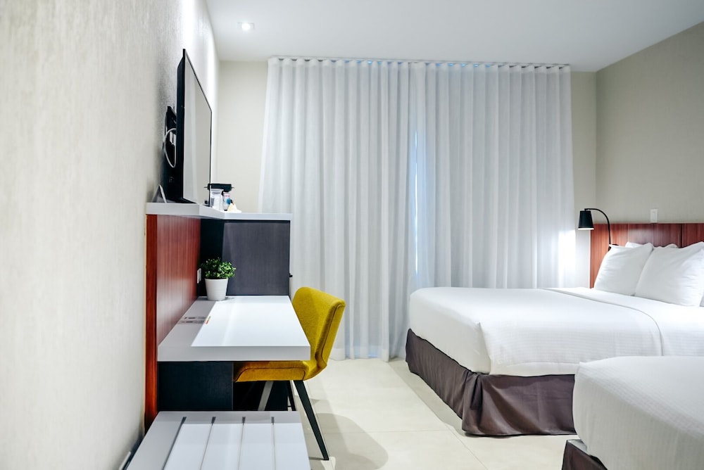 Standard Room, 2 Double Beds - Photo 5