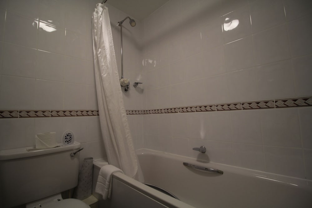 Family Suite, 1 Double Bed, Non Smoking (Four Poster Bed) photo 2