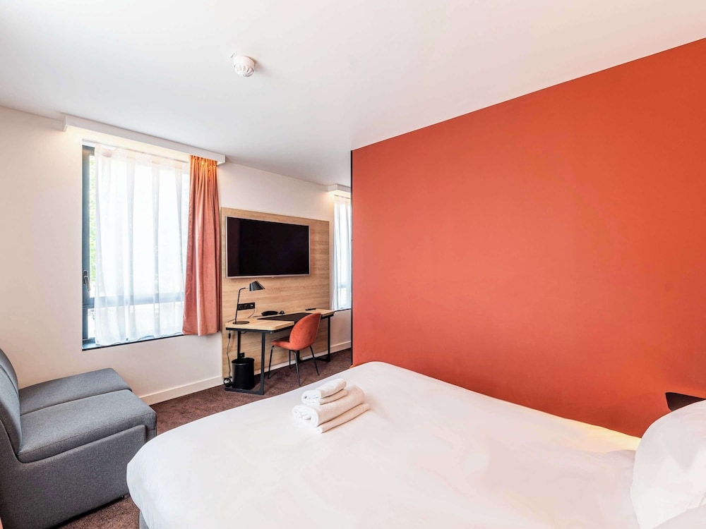 Superior Room, 1 Queen Bed with Sofa bed - Photo 7