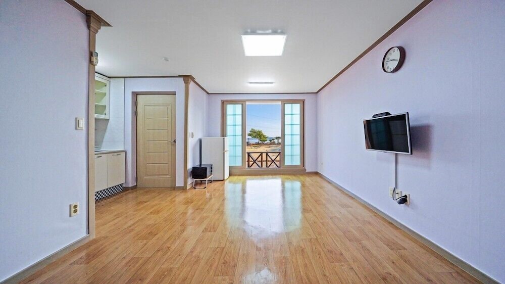 Room (Room 102) photo 1