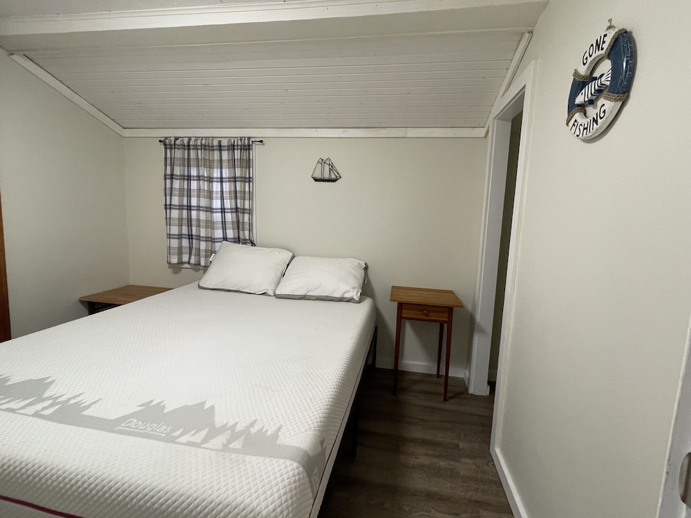 Deluxe Cottage, 3 Bedrooms, Kitchen, Lake View photo 1