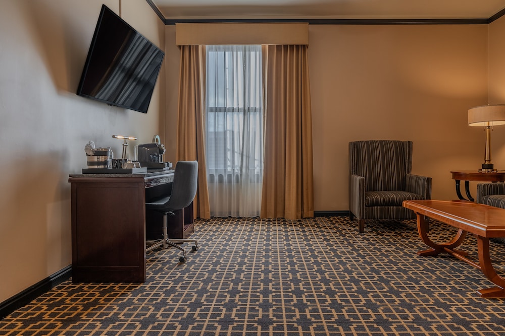 Suite, 1 Bedroom - Photo 3