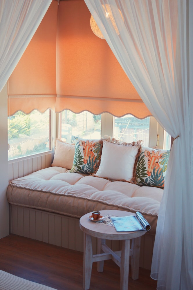 Deluxe Room - Photo 14