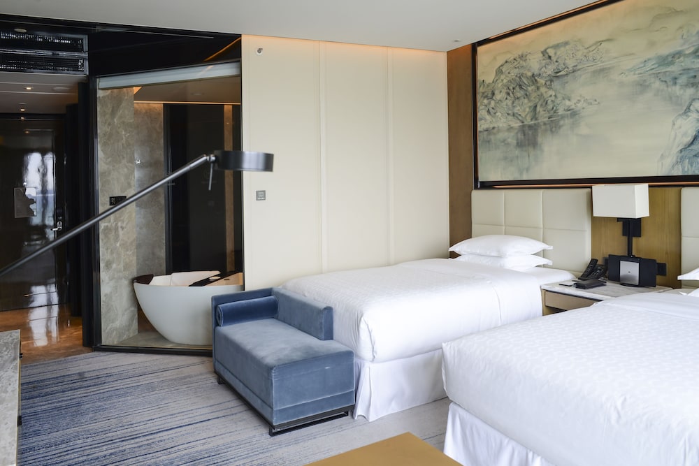 Club Room, 2 Double Beds, City View photo 2