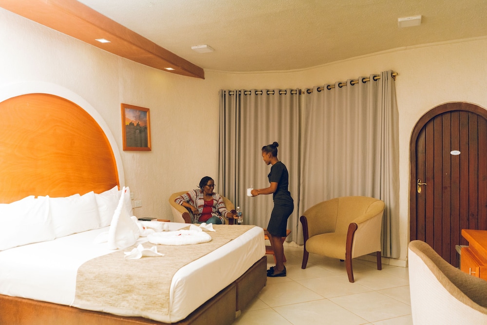 Deluxe Suite - Photo 2