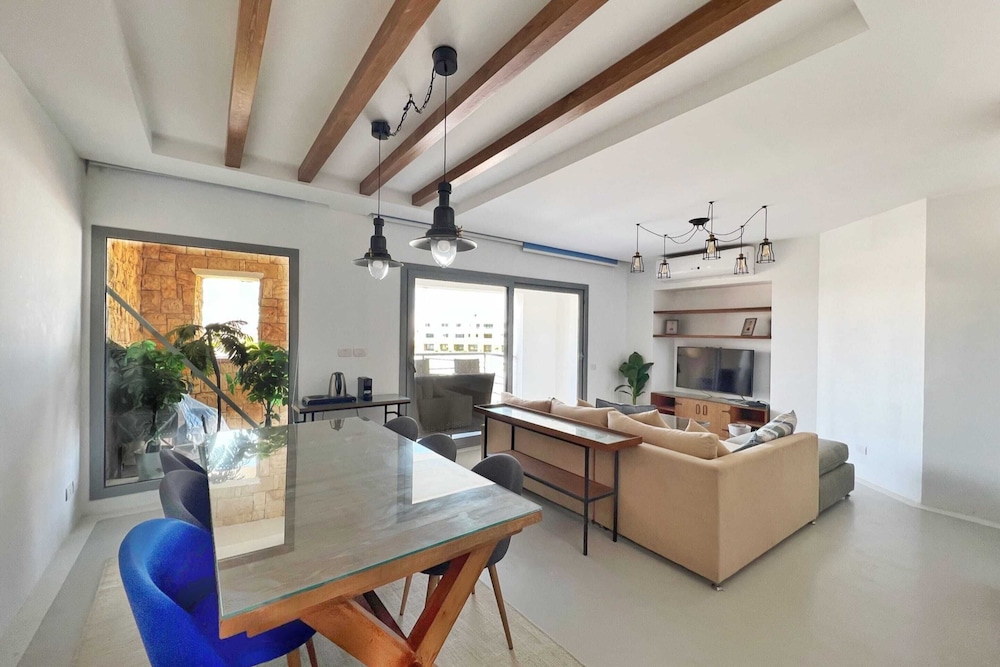 Basic Apartment photo 1