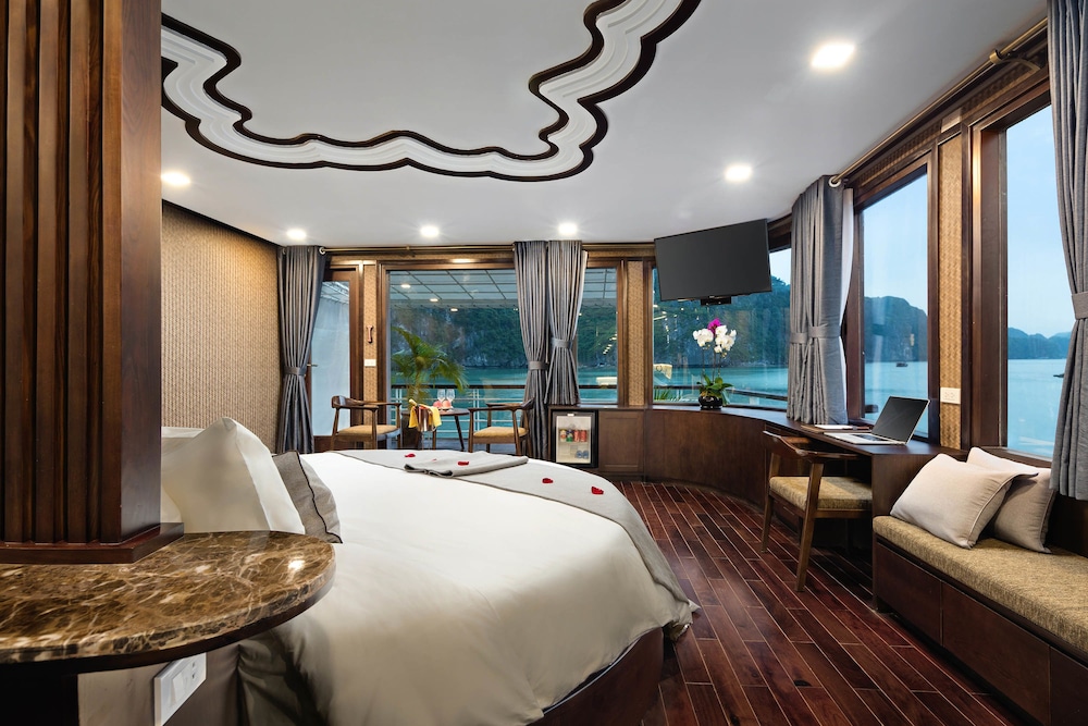 Orchid Exclusive Suite with Private Balcony for 1 person photo 1