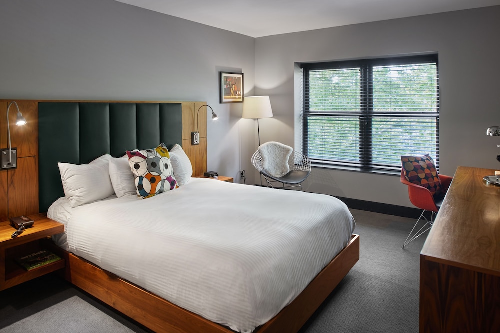 Deluxe Room, 1 Queen Bed