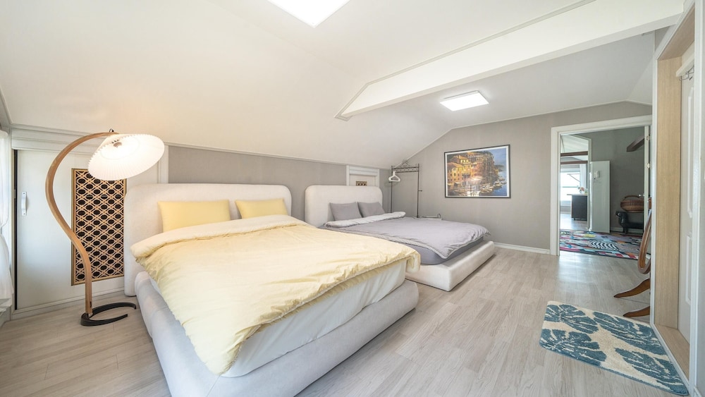 Basic Room, 1 Bedroom (Room 401) - Photo 7