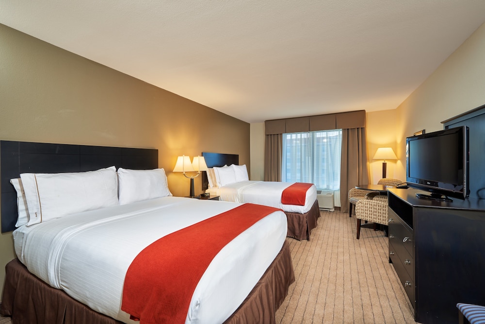 Suite, 2 Queen Beds, Accessible (Mobility Tub) - Photo 3