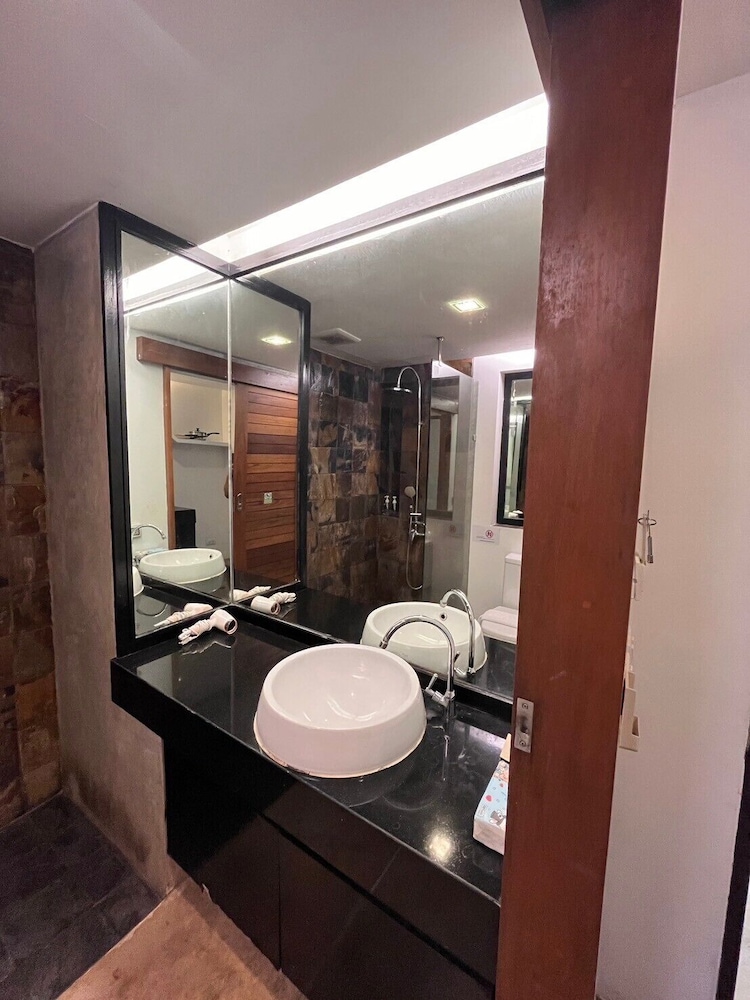 Double or Twin Room with Pool Access - Photo 2