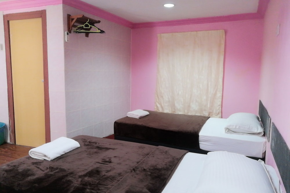 Deluxe Twin Room photo 3