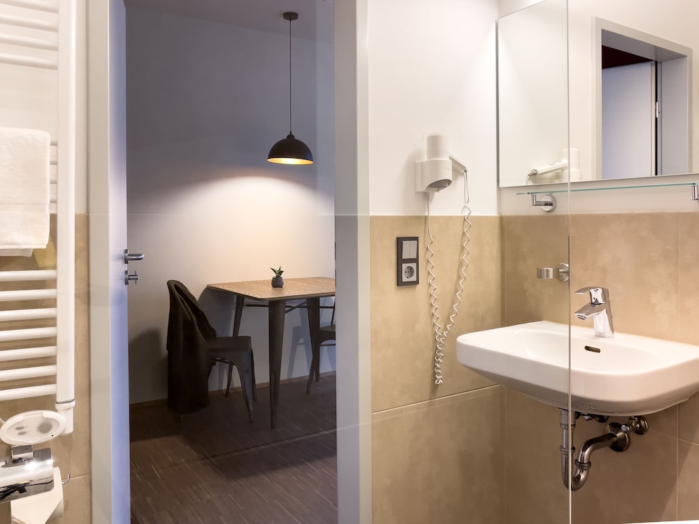 Deluxe Single Room photo 3