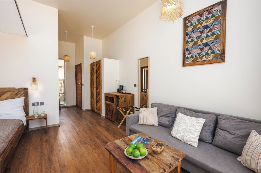 Deluxe Studio Suite