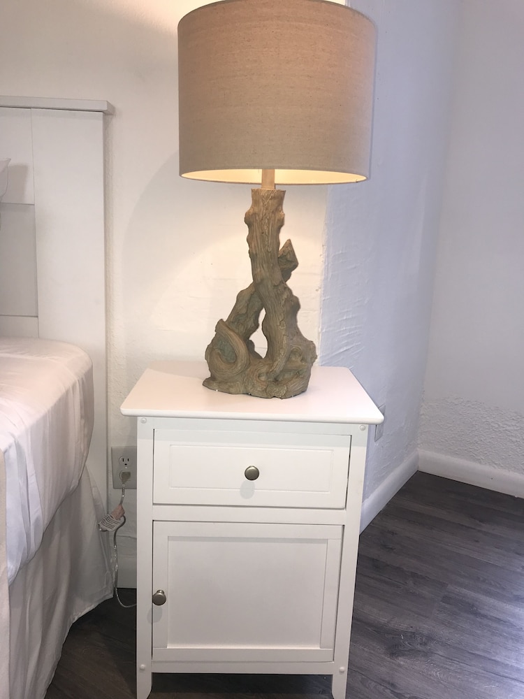 Luxury Studio Suite, Multiple Beds, Refrigerator photo 3