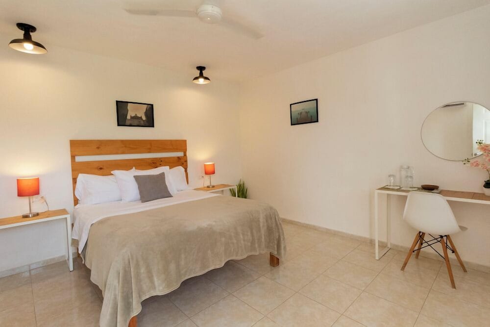 Standard Room, 1 Queen Bed photo 1