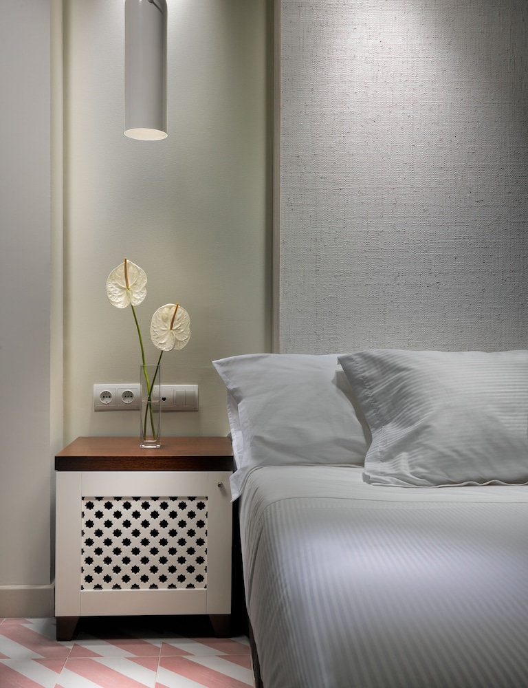 Deluxe Room (1 adult) photo 2