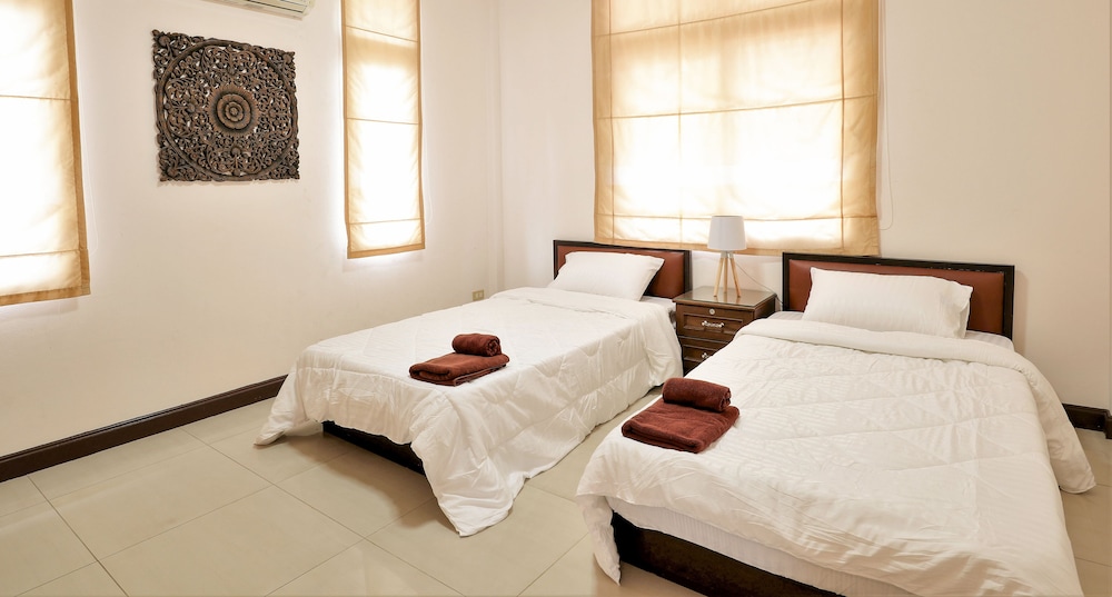 Family Villa, 3 Bedrooms, Private Pool, Poolside photo 2