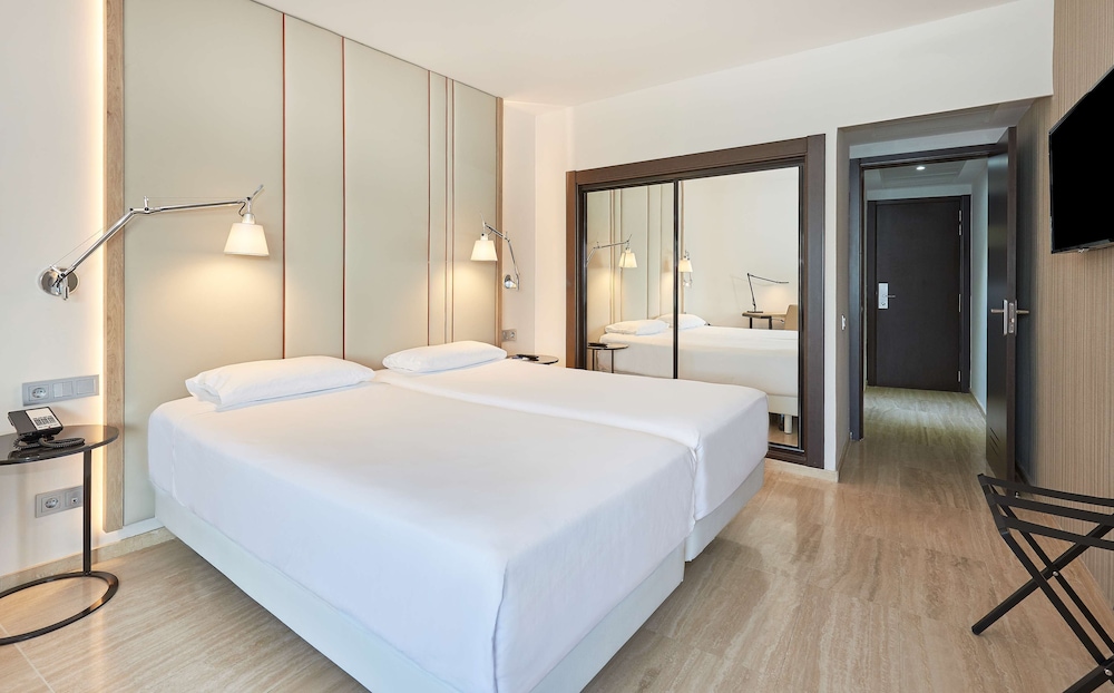 Standard Room (Extra Bed 3 adults)