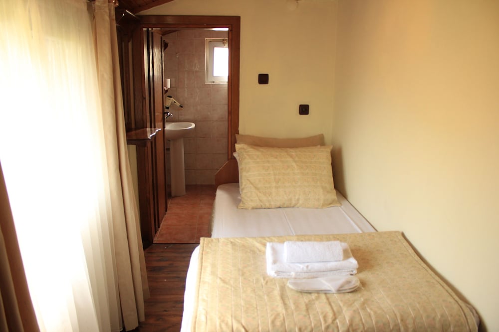 Single Room photo 2