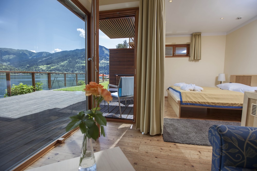 Deluxe Double Room, Terrace, Beachfront (Seetraum) photo 1