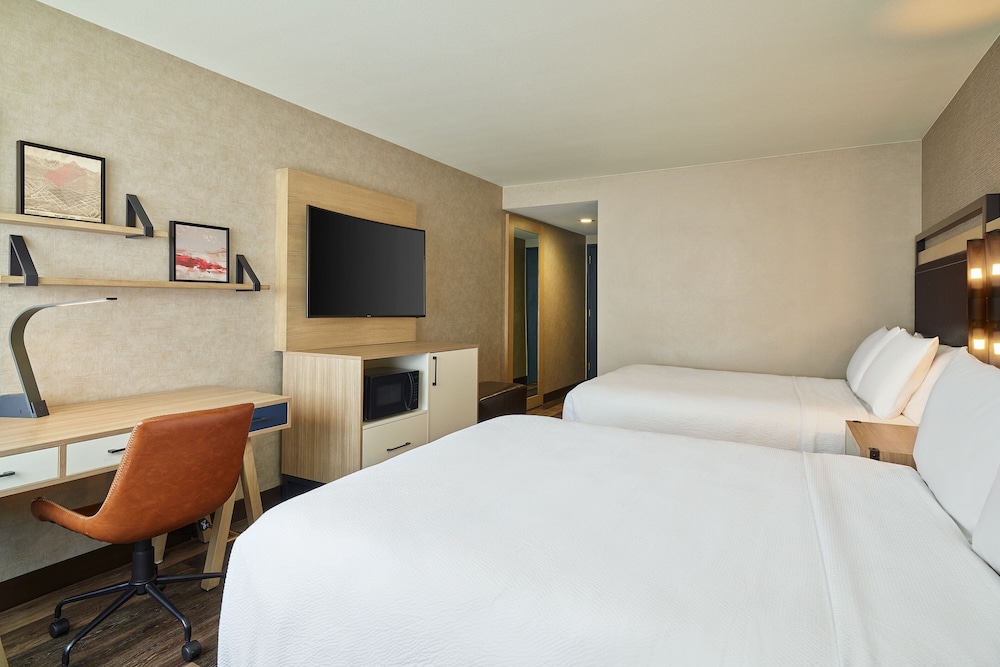 Room, 2 Double Beds, Ground Floor photo 1