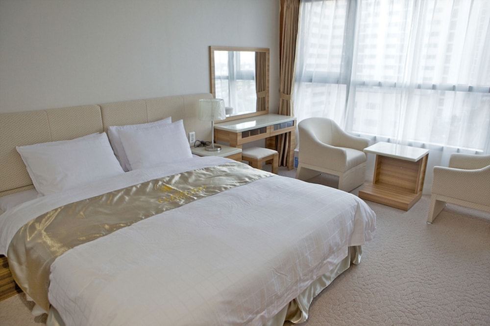 Standard Double Room, City View - Photo 3