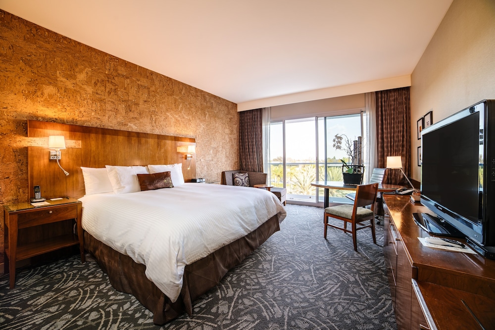 Executive Room, 1 King Bed - Photo 1