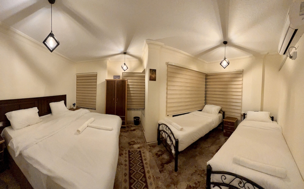Family Quadruple Room photo 3