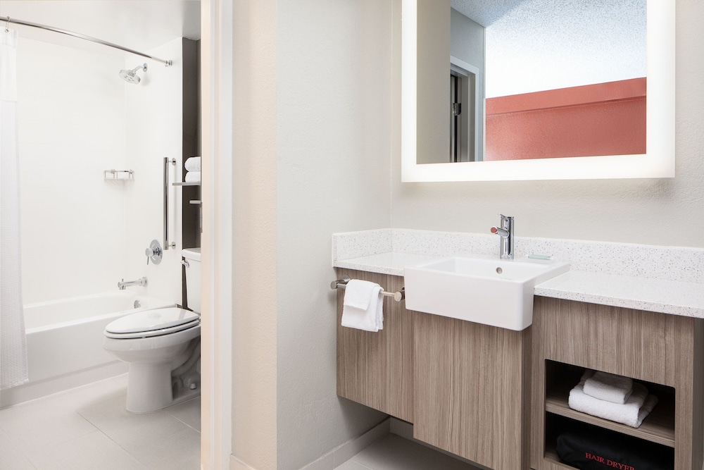 Suite, Multiple Beds - Photo 4