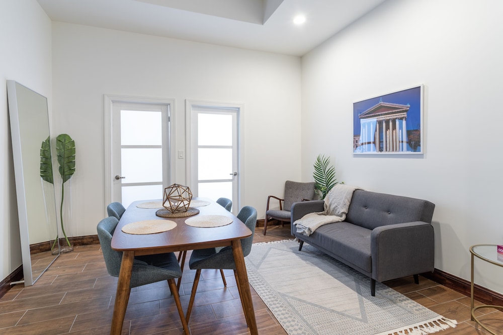 Penthouse, 2 Bedrooms, 2 Bathrooms