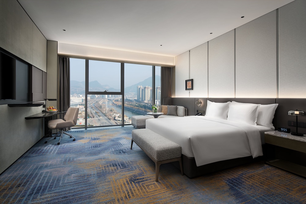 Premium Room, 1 King Bed