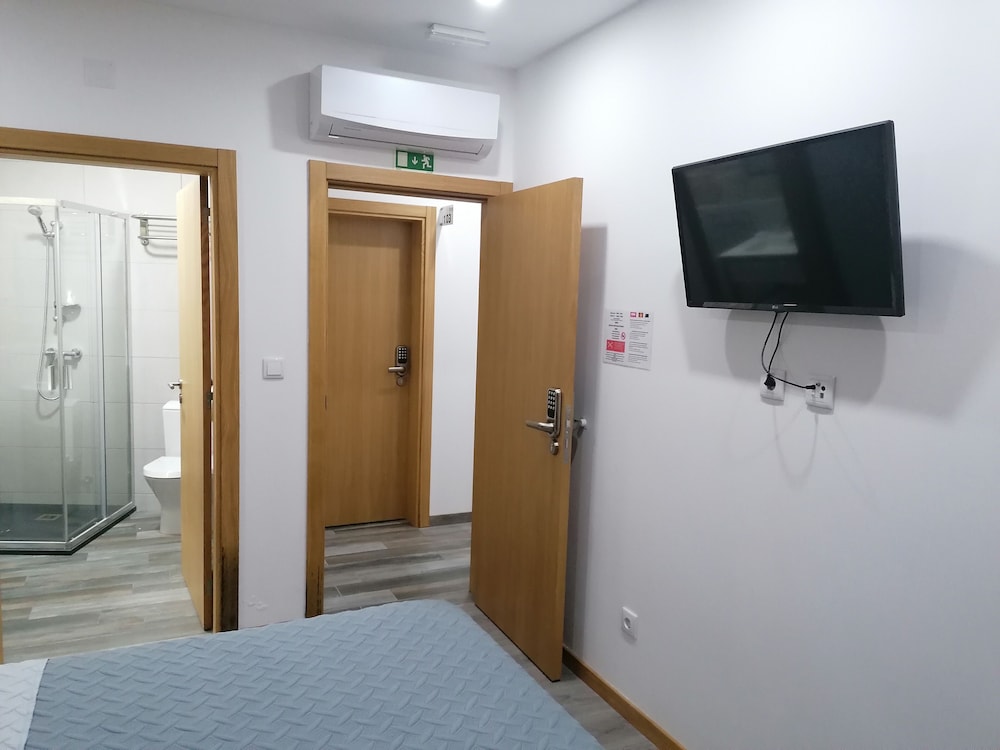 Double Room - Photo 8