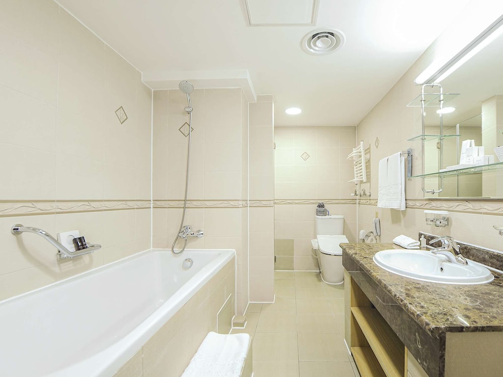 Deluxe Room (Deluxe Room) - Photo 9