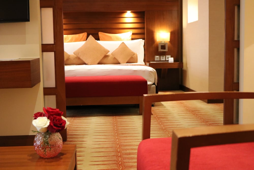 Suite, 1 Bedroom, Balcony - Photo 23