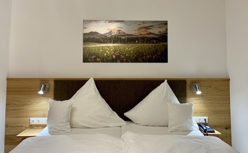 Standard Single Room, 1 Queen Bed photo 3