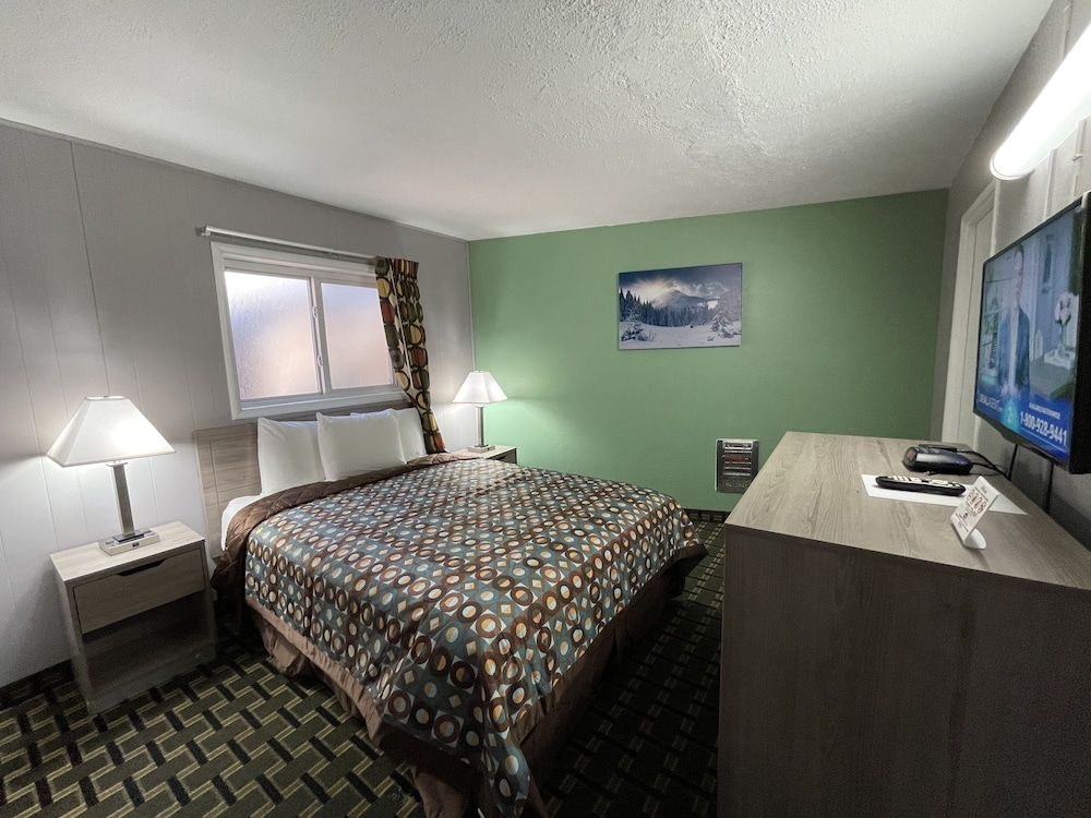 Room, 2 Bedrooms, Non Smoking (1 Queen Bed per Room)