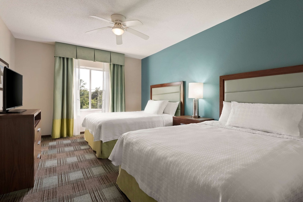 Suite, 2 Bedrooms - Photo 3