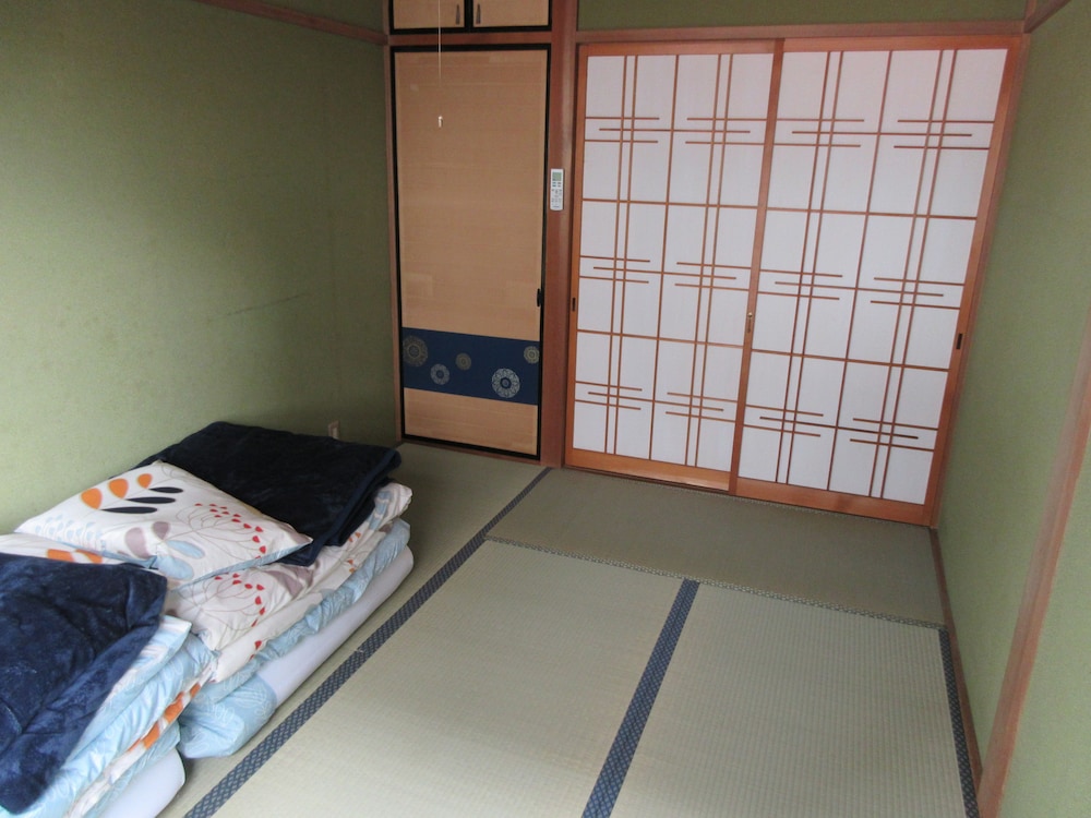 Japanese Style Room With 6 Tatami Mats For 2 Guests photo 2