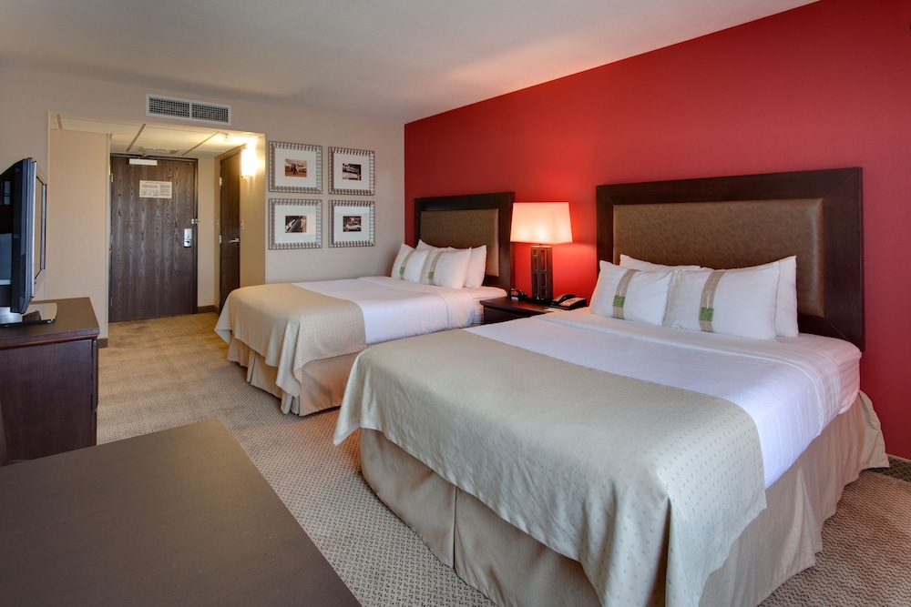 Suite, 2 Queen Beds (Additional Living and Dining Area) - Photo 3